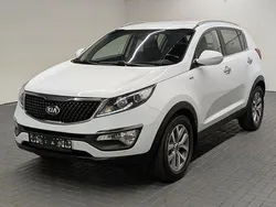 Weiß (cararraweiss) Gebraucht 2016 Kia Sportage DREAM-TEAM Edition SUV | 13.900 € (Fairer Preis)