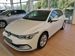 Weiß Gebraucht 2020 VW Golf VIII Life Limousine | 17.950 € (Fairer Preis)
