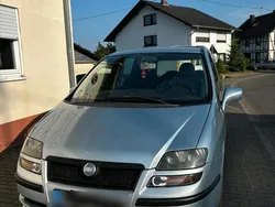 Blau Gebraucht 2006 Fiat Ulysse Van / Kleinbus | 2.500 €