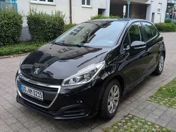 Schwarz Gebraucht 2017 Peugeot 208 Kleinwagen | 5.850 € (Guter Preis)