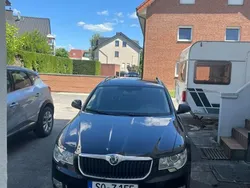 Schwarz Gebraucht 2012 Skoda Superb Active Kombi | 6.000 € (Fairer Preis)