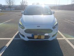 Weiß Gebraucht 2015 Ford S-MAX Titanium Van / Kleinbus | 14.300 € (Teuer)