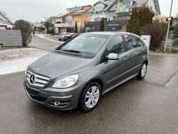 Grau Gebraucht 2009 Mercedes B200 Van / Kleinbus | 4.400 € (Guter Preis)