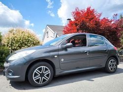 Grau Gebraucht 2012 Peugeot 206 Limousine | 2.590 € (Guter Preis)