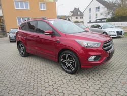 Rot Gebraucht 2017 Ford Kuga ST-Line SUV | 11.990 € (Guter Preis)