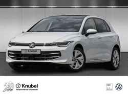 Weiss Gebraucht 2024 VW Golf VIII Life Limousine | 28.950 € (Teuer)
