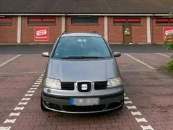 Grün Gebraucht 2004 Seat Alhambra Van / Kleinbus | 2.050 € (Fairer Preis)