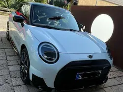 Gebraucht 2024 Mini Cooper SE Kleinwagen | 33.300 €
