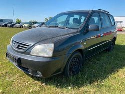 Grau Gebraucht 2005 Kia Carens EX Van / Kleinbus | 590 €