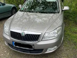 Gold Gebraucht 2009 Skoda Octavia Limousine | 4.499 € (Etwas zu teuer)