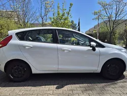 Weiß Gebraucht 2012 Ford Fiesta Champions Edition Kleinwagen | 3.600 € (Guter Preis)