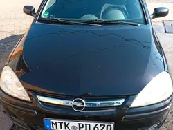 Schwarz Gebraucht 2005 Opel Corsa Limousine | 650 € (Guter Preis)
