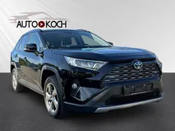 Tiefschwarz mica metallic Gebraucht 2020 Toyota RAV4 Hybrid Plus SUV | 25.985 € (Superpreis)