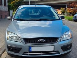 Silber Gebraucht 2004 Ford Focus Limousine | 1.150 € (Fairer Preis)