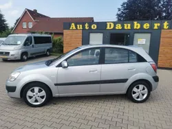Silber Gebraucht 2009 Kia Rio Limousine | 4.500 € (Fairer Preis)