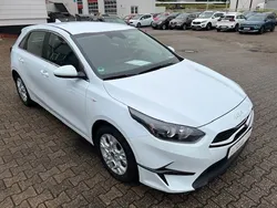 Weiß Gebraucht 2025 Kia Ceed Comfort Limousine | 20.790 € (Superpreis)