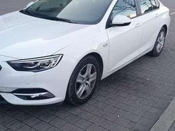 Weiß Gebraucht 2021 Opel Insignia Kleinwagen | 9.500 €