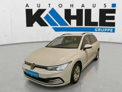 Pure white (weiß) Gebraucht 2022 VW Golf VIII Life Kombi | 20.990 € (Fairer Preis)