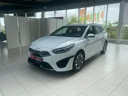 Weiss Gebraucht 2024 Kia Ceed | 28.770 € (Etwas zu teuer)