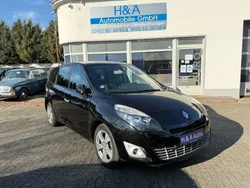 Schwarz Gebraucht 2011 Renault Scénic III Dynamique Van / Kleinbus | 4.900 € (Fairer Preis)