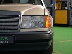 Gold Gebraucht 1988 Mercedes E200 Limousine | 10.500 €