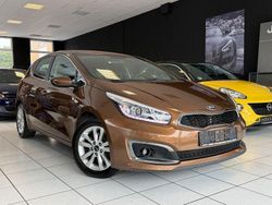 Braun Gebraucht 2016 Kia Ceed DREAM-TEAM Edition Kleinwagen | 8.990 € (Guter Preis)