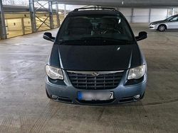 Grün Gebraucht 2006 Chrysler Voyager Van / Kleinbus | 3.500 €