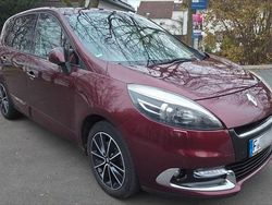 Rot Gebraucht 2012 Renault Scénic III Dynamique Van / Kleinbus | 6.500 € (Fairer Preis)