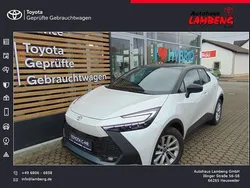 Platinumweiss perleffekt/schwarz (metallic) Gebraucht 2024 Toyota C-HR Team SUV | 39.490 € (Etwas zu teuer)