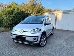Silber Gebraucht 2013 VW cross up! Kleinwagen | 6.900 € (Teuer)