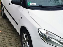 Weiß Gebraucht 2012 Skoda Fabia Limousine | 3.500 € (Fairer Preis)