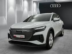 Gletscherweiß metallic Gebraucht 2022 Audi Q4 e-tron Basis SUV | 33.780 € (Fairer Preis)