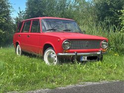 Rot Gebraucht 1975 Lada 2102 Kombi | 5.400 €