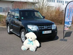Malachitgrün (p) (metallic) Gebraucht 2013 Mitsubishi Pajero Instyle SUV | 26.999 €