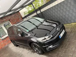 Schwarz Gebraucht 2017 VW Touran Sound Van / Kleinbus | 16.999 € (Fairer Preis)