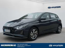 Aurora grey / met Gebraucht 2024 Hyundai i20 Trend Kleinwagen | 18.980 € (Fairer Preis)