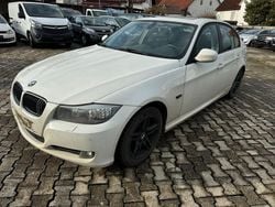 Weiß Gebraucht 2011 BMW 318 Exclusive Limousine | 3.950 € (Fairer Preis)