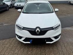 Weiß Gebraucht 2019 Renault Mégane IV LIMITED Limousine | 12.000 € (Fairer Preis)