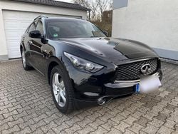Schwarz Gebraucht 1997 Infiniti QX70 SUV | 16.500 € (Fairer Preis)