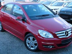 Rot Gebraucht 2010 Mercedes B160 Van / Kleinbus | 7.400 € (Fairer Preis)