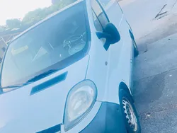 Weiß Gebraucht 2005 Opel Vivaro Van | 1.500 €