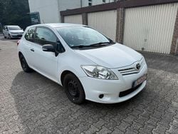 Weiß Gebraucht 2012 Toyota Auris Limousine | 3.900 € (Guter Preis)