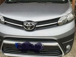 Grau Gebraucht 2023 Toyota Proace Van / Kleinbus | 19.990 € (Guter Preis)