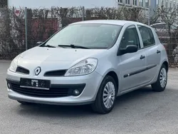 Silber Gebraucht 2006 Renault Clio II Exception Limousine | 2.999 € (Etwas zu teuer)