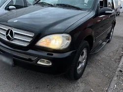 Schwarz Gebraucht 2003 Mercedes ML270 SUV | 3.800 €