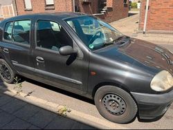 Schwarz Gebraucht 2001 Renault Clio II Kleinwagen | 1.150 €