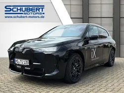 Schwarz Neu 2025 BMW iX M Sport SUV | 107.990 € (Teuer)