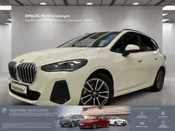 Weiß Gebraucht 2024 BMW 218 Active Tourer Luxury Line Van / Kleinbus | 32.430 € (Superpreis)