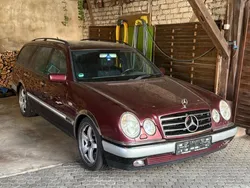 Rot Gebraucht 1997 Mercedes E200 Avantgarde Kombi | 3.399 € (Guter Preis)