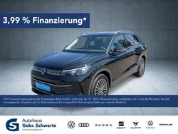 Schwarz Gebraucht 2024 VW Tiguan Life SUV | 33.290 € (Fairer Preis)